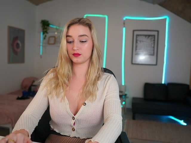 Fotos AlexisTexas18 Hi! I am Alexis 19 yrs old teen, with perfect ass, nice tits and very hot sexy dance moves! Lets have fun with me! Water on my white T-shirt at goal!