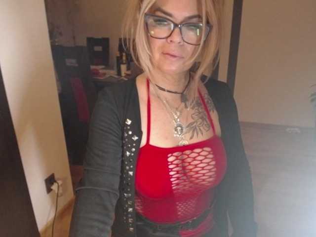 Fotos ArianeSexy Hello! Sexy milf here. TIP ME FOR FOLLOW.