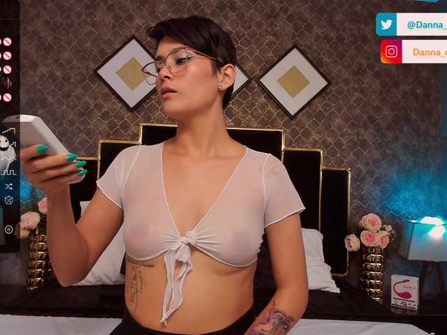 Fotos DannaCartier I'm Danna✨ All requests are full in private(discussed in pm) ❤put love!REMEMBER FOLLOW ME IN IGTW: danna_carter_ #dom #smalltits #schoolgirl #shorthair #teasing remain @remain of @total (PAINTBODY SHOW AT @total) TY FOR YOUR @sofar Tks